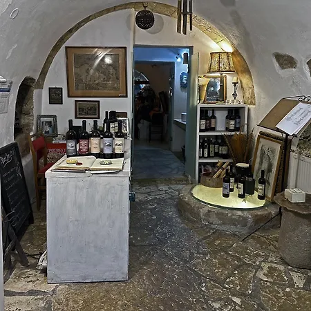 Porfyrousa Traditional * Milopotamos (Kythira)