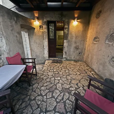 Porfyrousa Traditional Milopotamos (Kythira)