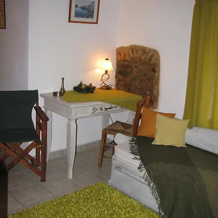 Porfyrousa Traditional *