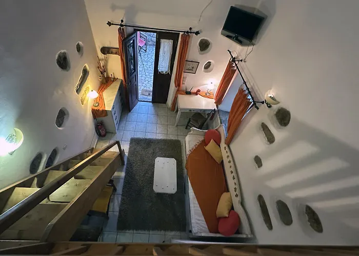 Porfyrousa Traditional