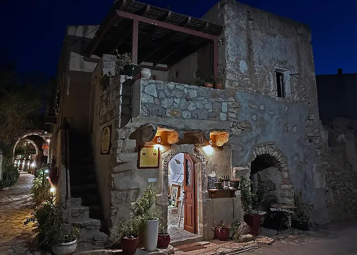Porfyrousa Traditional Milopotamos (Kythira)