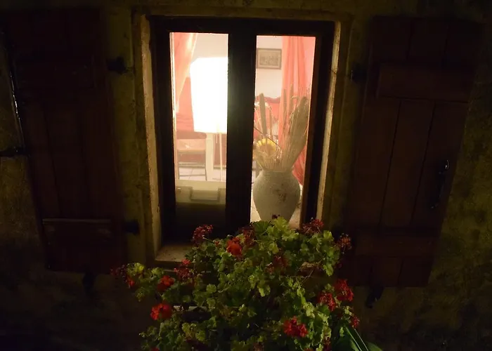 Porfyrousa Traditional * Milopotamos (Kythira)