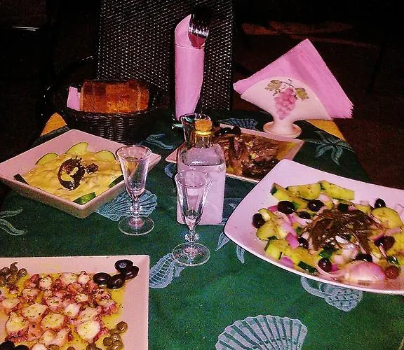 Porfyrousa Traditional * Milopotamos (Kythira)